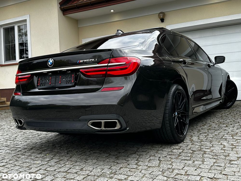 BMW Seria 7 750Li xDrive - 11