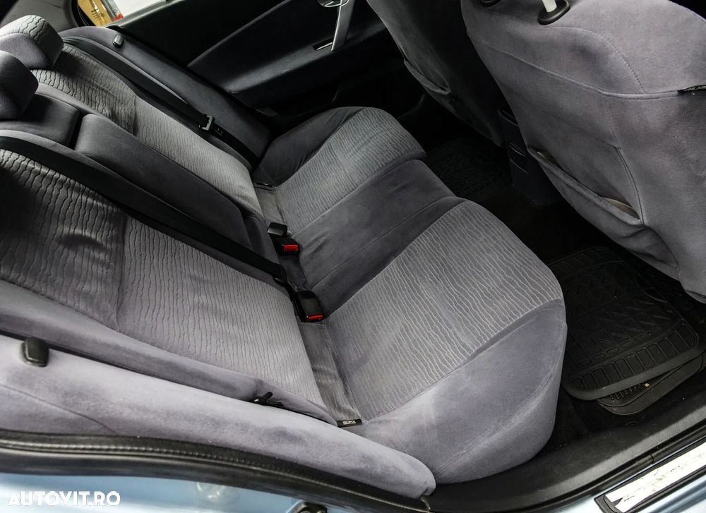 Nissan Primera 1.6 Visia - 15