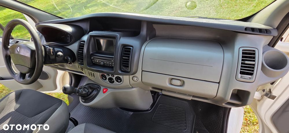 Renault Trafic - 16