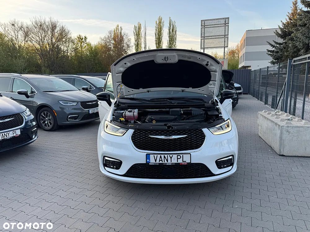 Chrysler Pacifica - 29