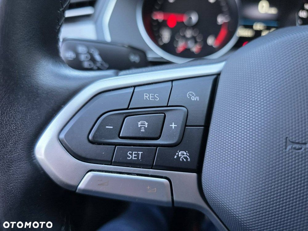 Volkswagen Passat - 11