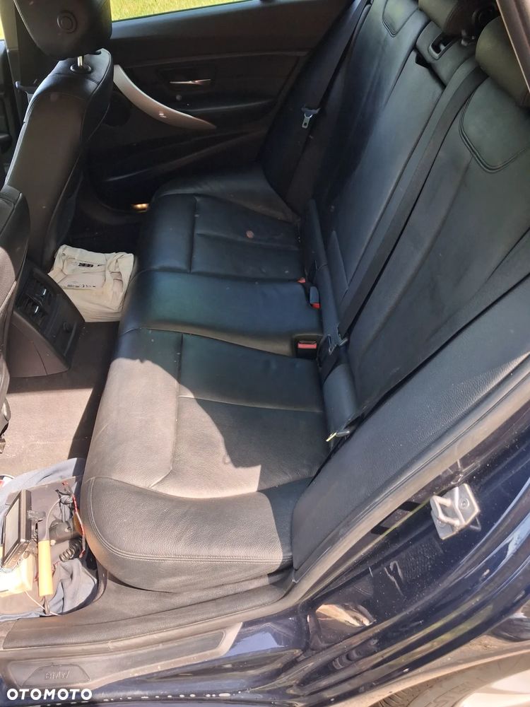 BMW Seria 3 318d DPF - 13