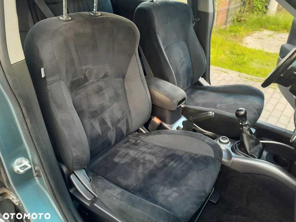 Mitsubishi Outlander 2.0 DI-D 4WD Inform - 26