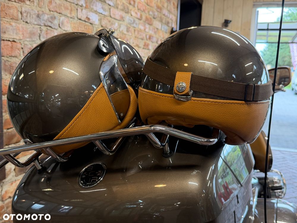 BMW R - 8