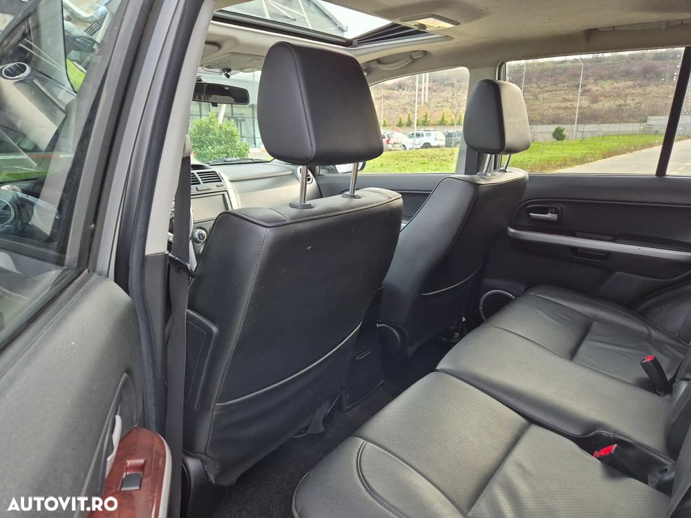 Suzuki Grand Vitara 1.9 DDiS Club DPF Family - 16