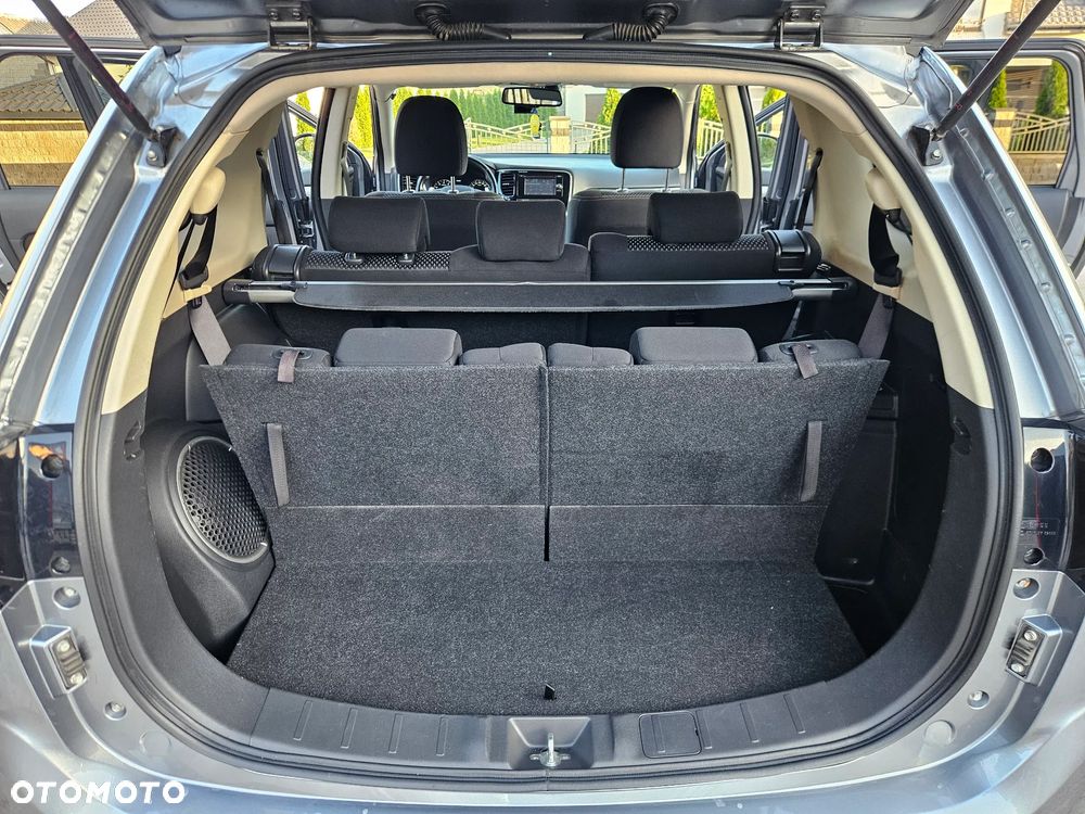 Mitsubishi Outlander 2.0 Intense Comfort 4WD CVT - 31