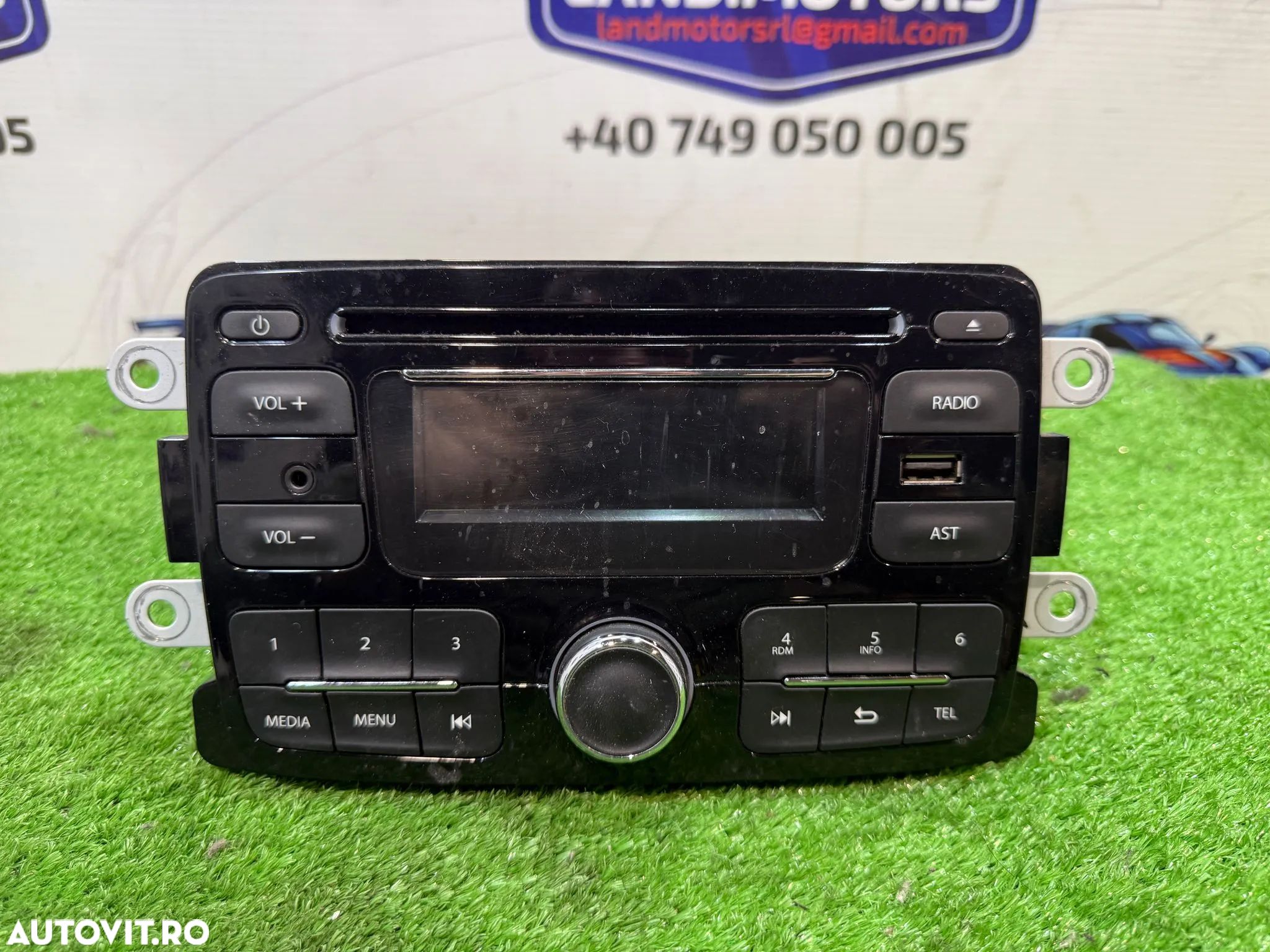 SISTEM AUDIO RADIO CD MULTIMEDIA RENAULT CAPTUR 1.5 DIESEL 2014 COD OEM 281158551R 2013-2017 - 1
