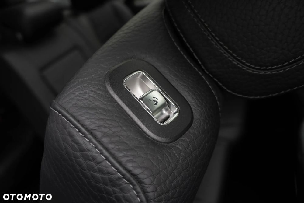 Mercedes-Benz GLS - 31