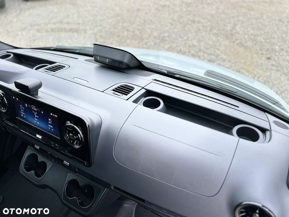Mercedes-Benz Sprinter - 29