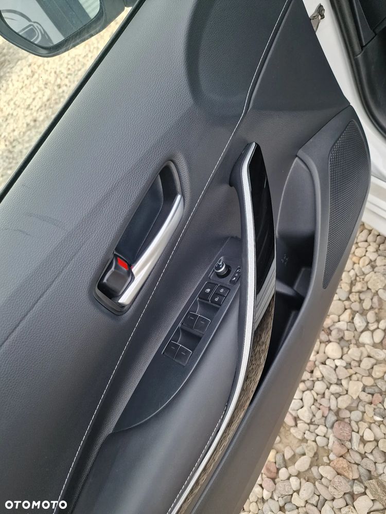 Toyota Corolla 1.8 Hybrid Executive - 13