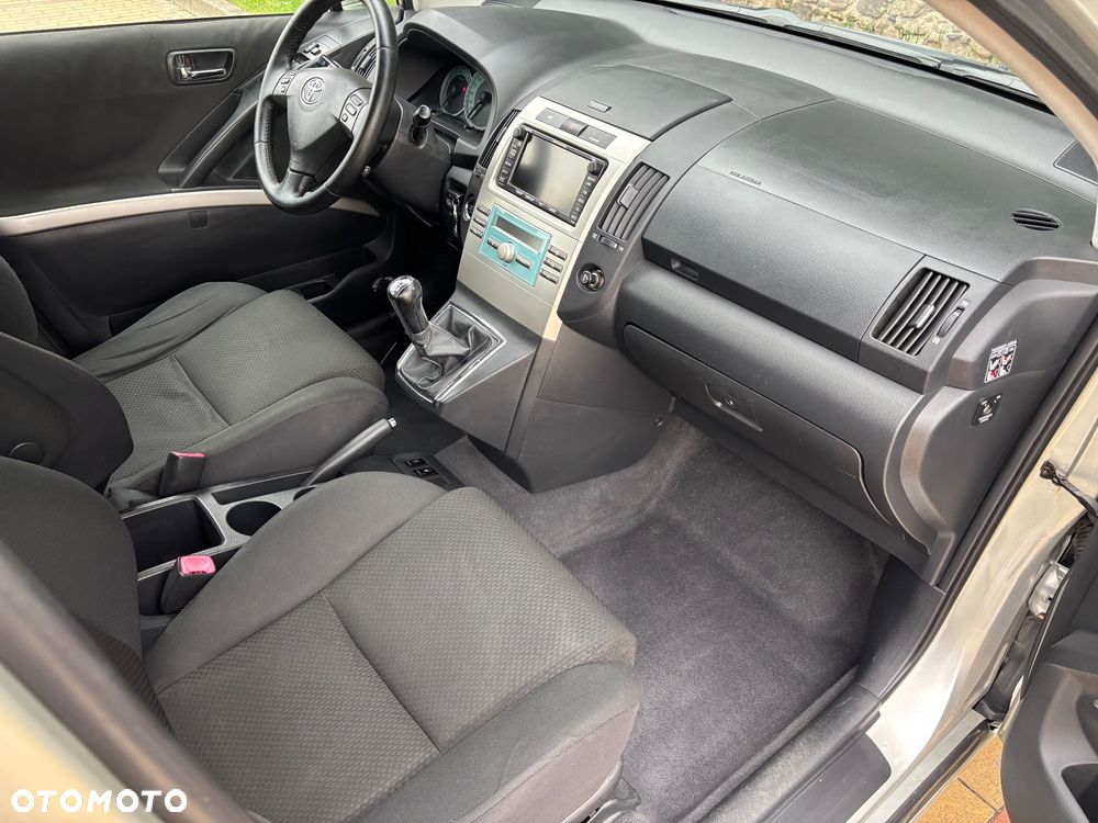 Toyota Corolla Verso - 20