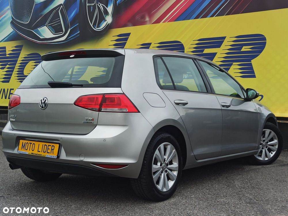 Volkswagen Golf - 6