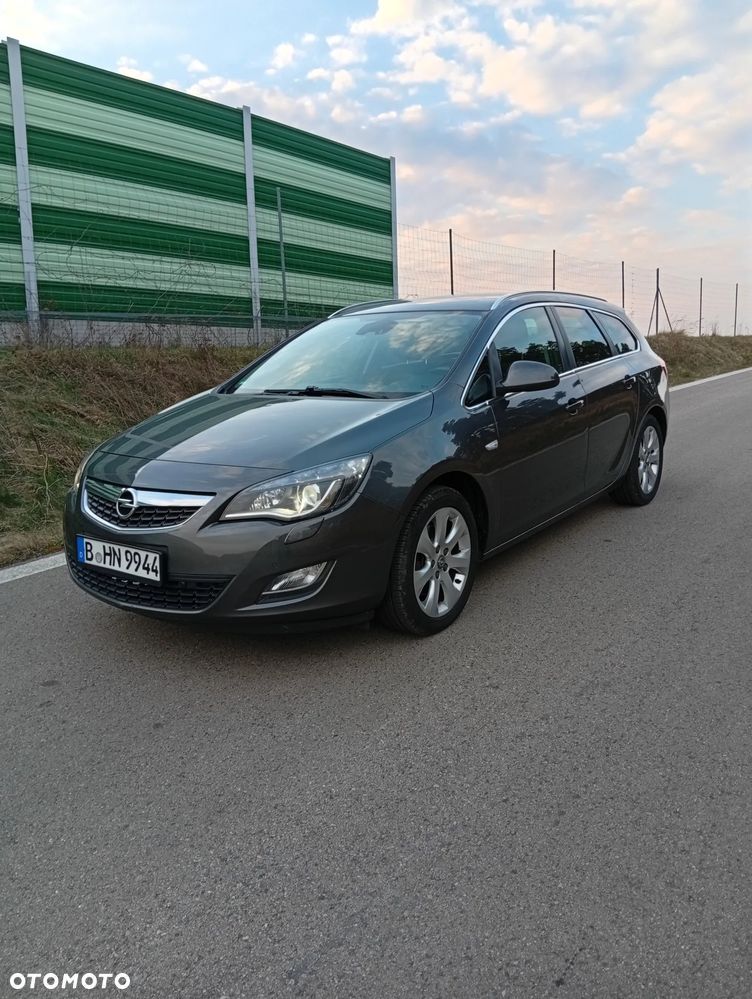 Opel Astra 1.6 Turbo Edition - 2