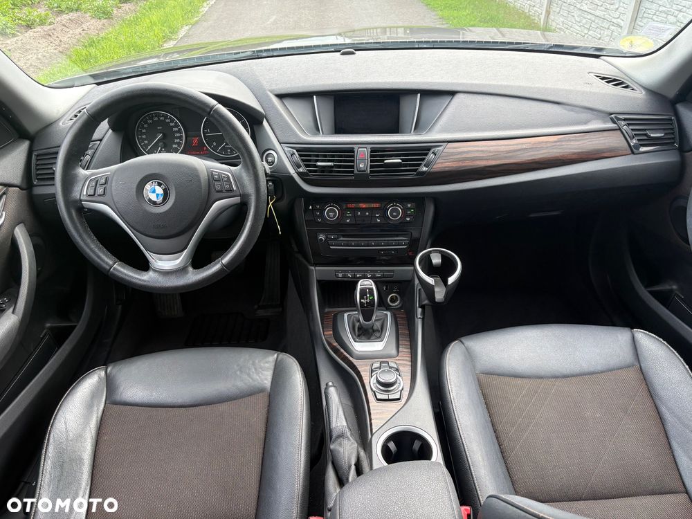 BMW X1 xDrive18d xLine - 12