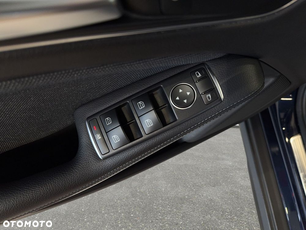 Mercedes-Benz GLA - 28