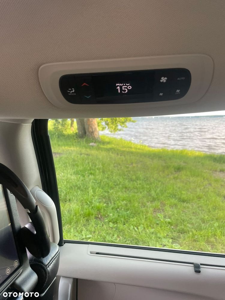 Chrysler Pacifica - 10