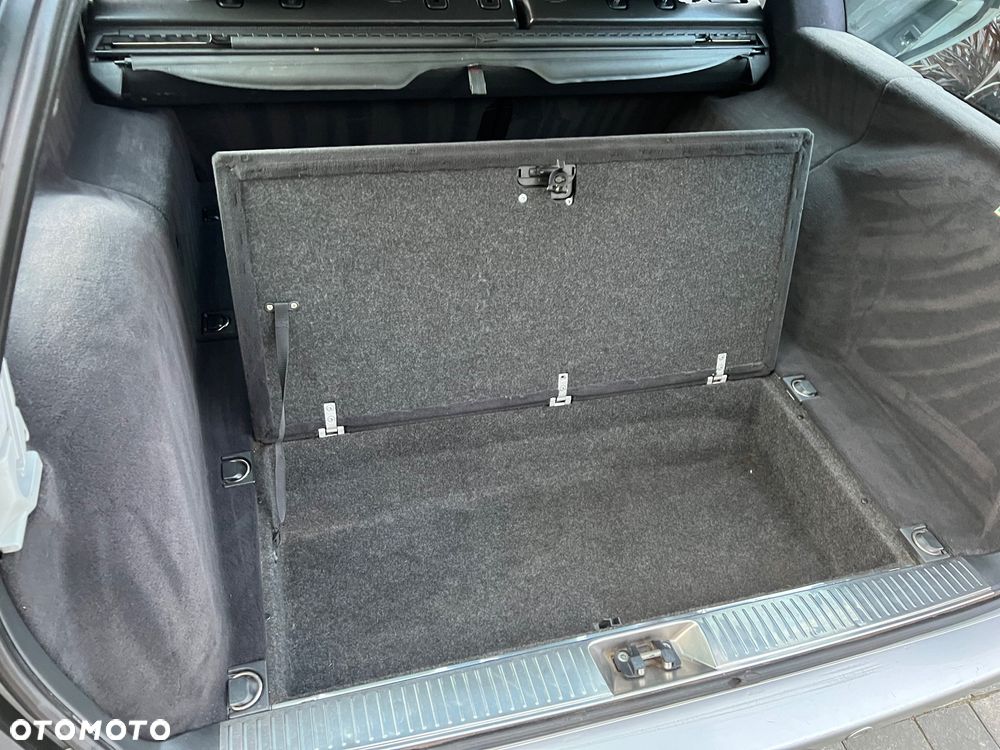 Mercedes-Benz Klasa E - 24