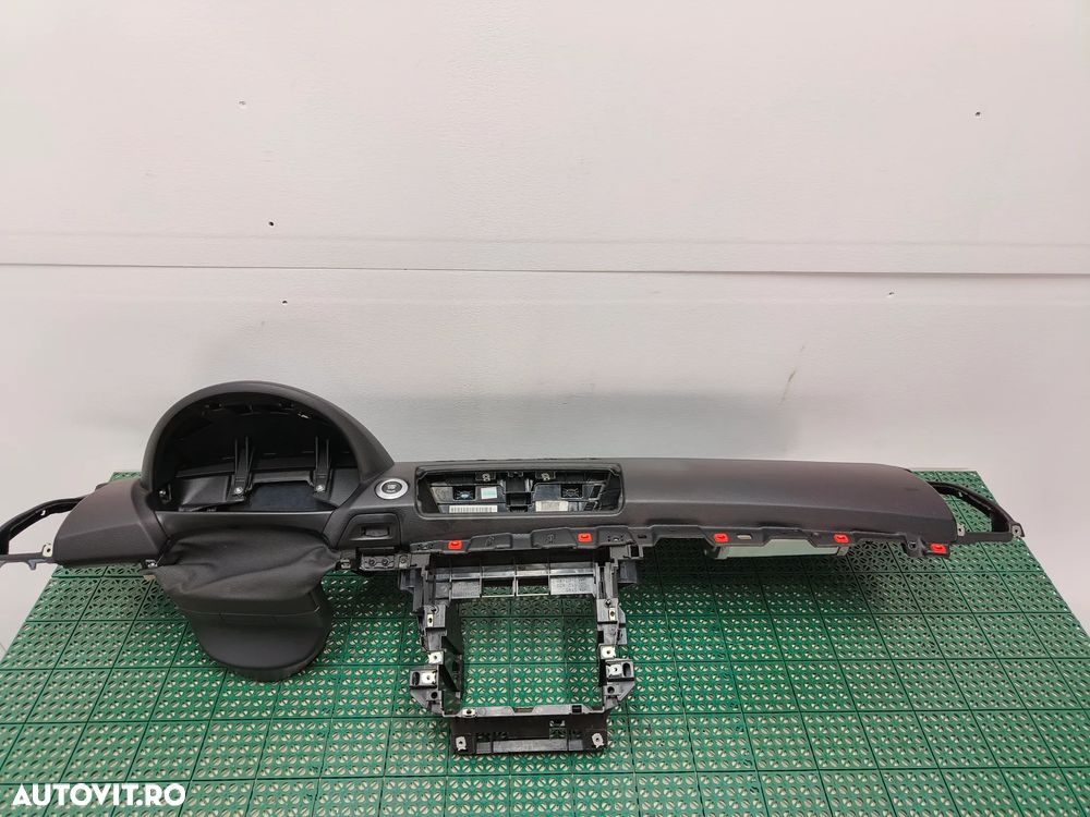 Plansa bord BMW seria 1 E81/82/87 Facelift pentru masini cu navigatie de fabrica( contine airbag pasager) - 2