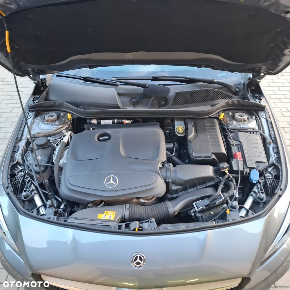 Mercedes-Benz CLA 200 AMG Line - 22