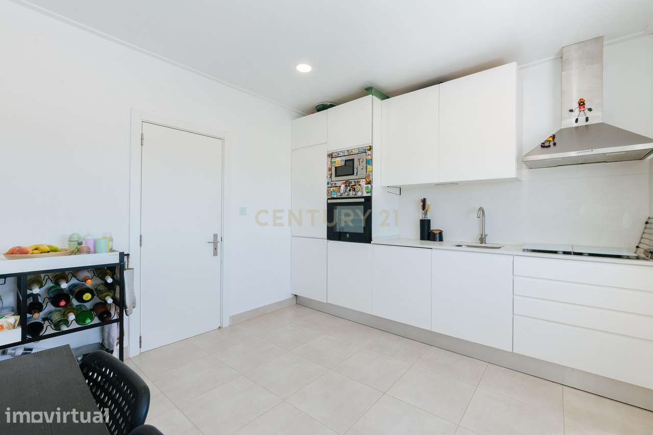 Apartamento T2+1 Renovado em Alhos Vedros - Grande imagem: 3/24