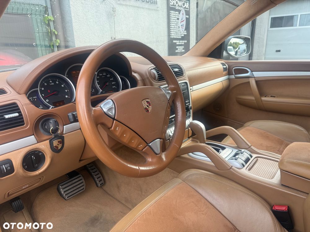Porsche Cayenne Tiptronic S GTS - 6