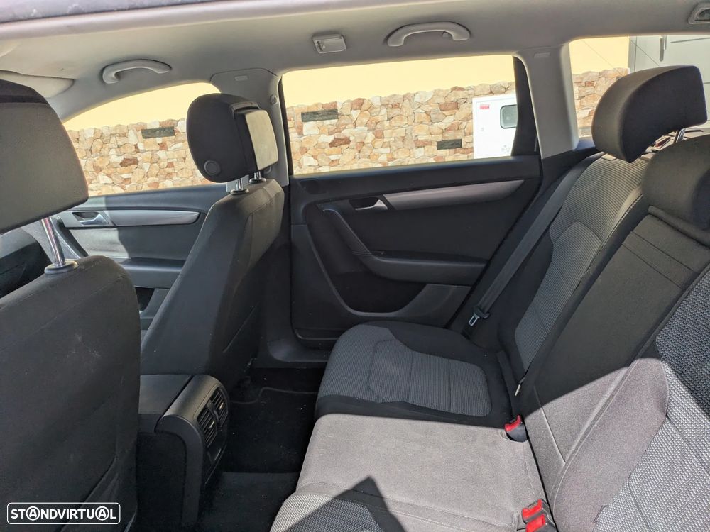 VW Passat 1.6 TDI Edition Conf.BM - 4