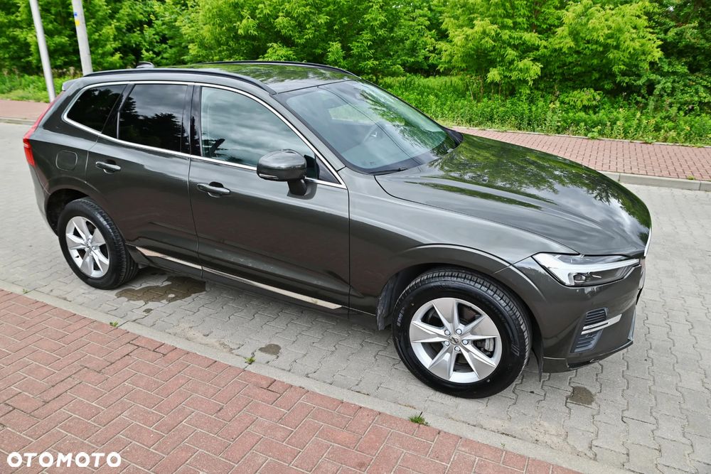 Volvo XC 60 B4 D AWD Geartronic Momentum Pro - 11