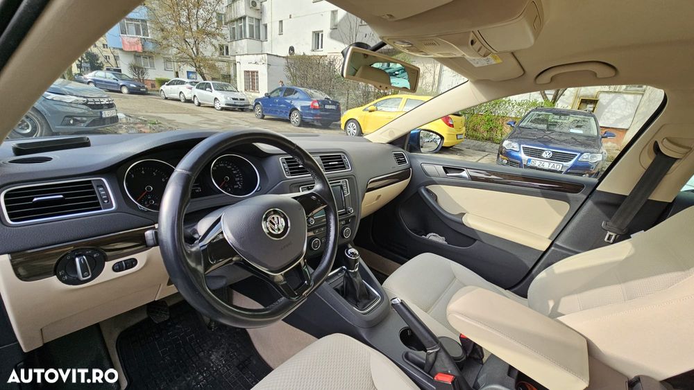 Volkswagen Jetta - 24