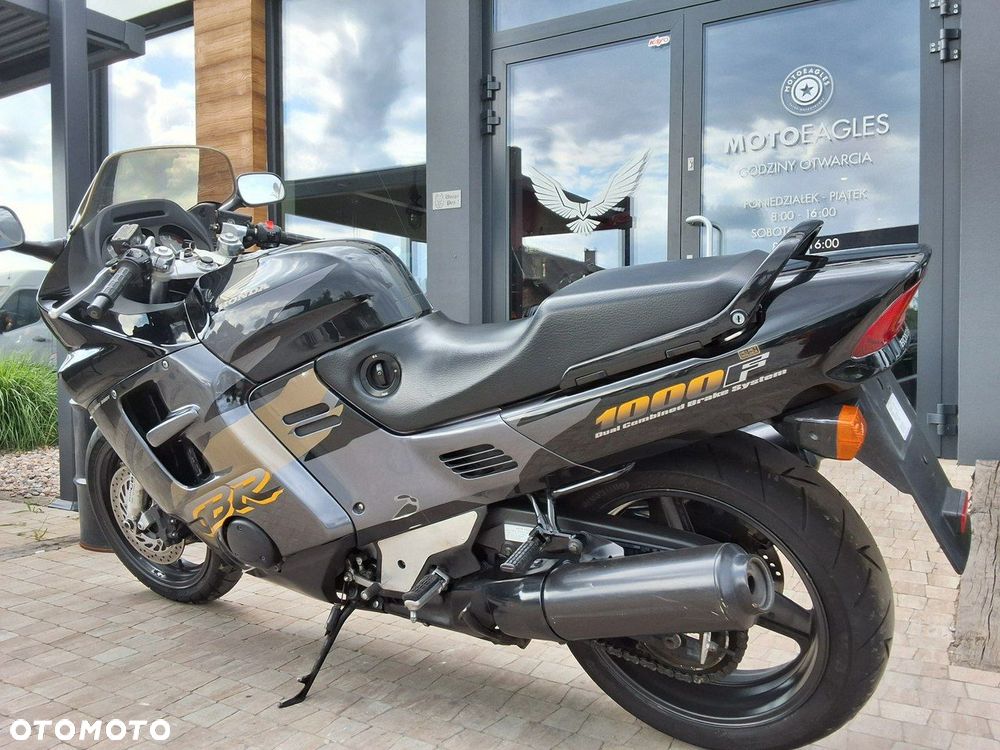 Honda CBR - 13