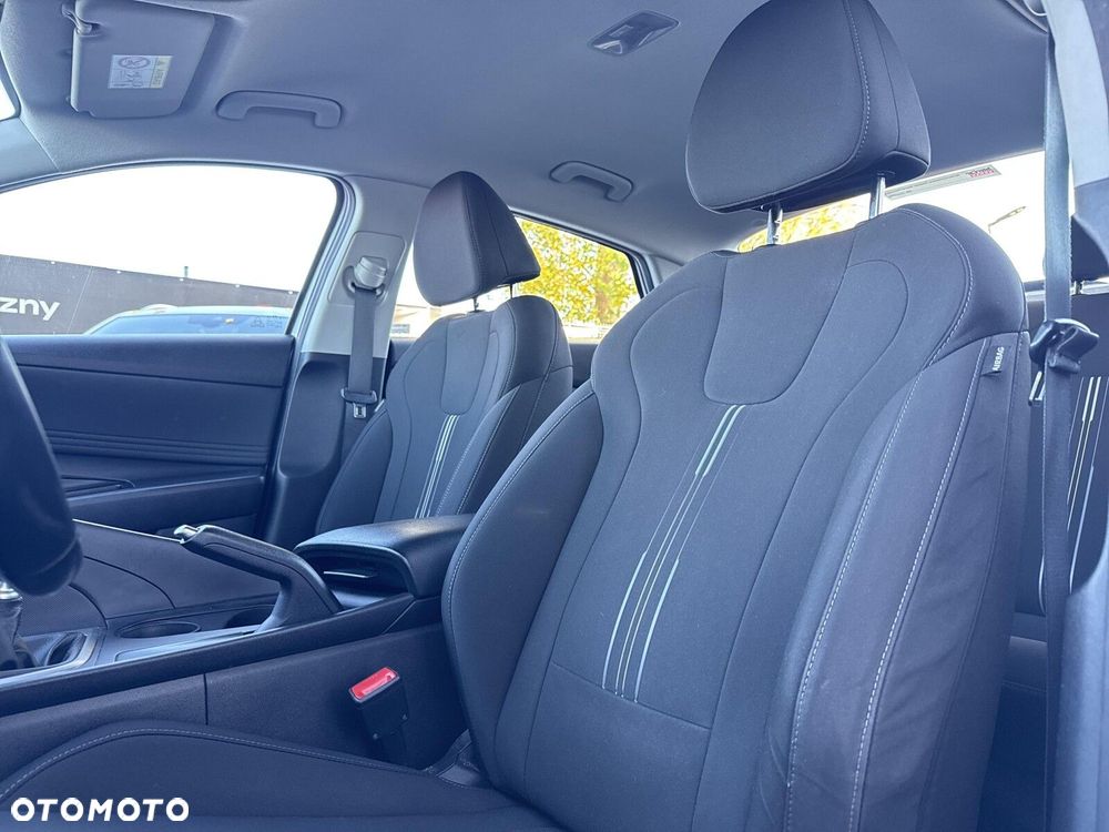 Hyundai Elantra 1.6 Executive - 18