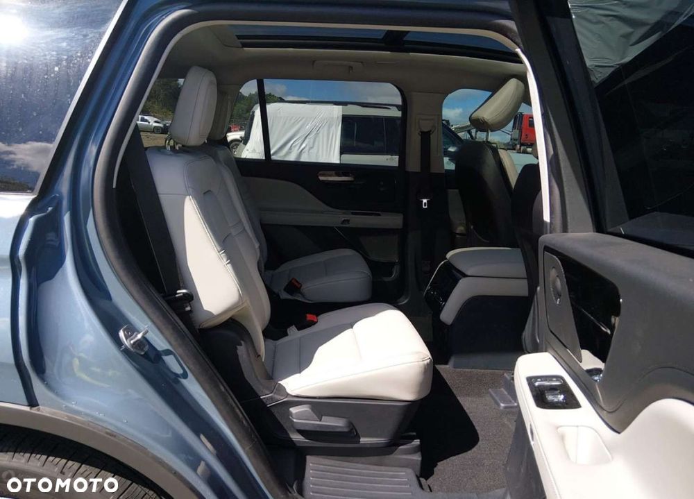 Lincoln Aviator - 10