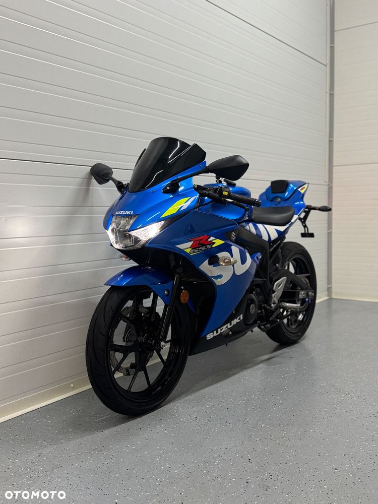 Suzuki GSX-R - 17