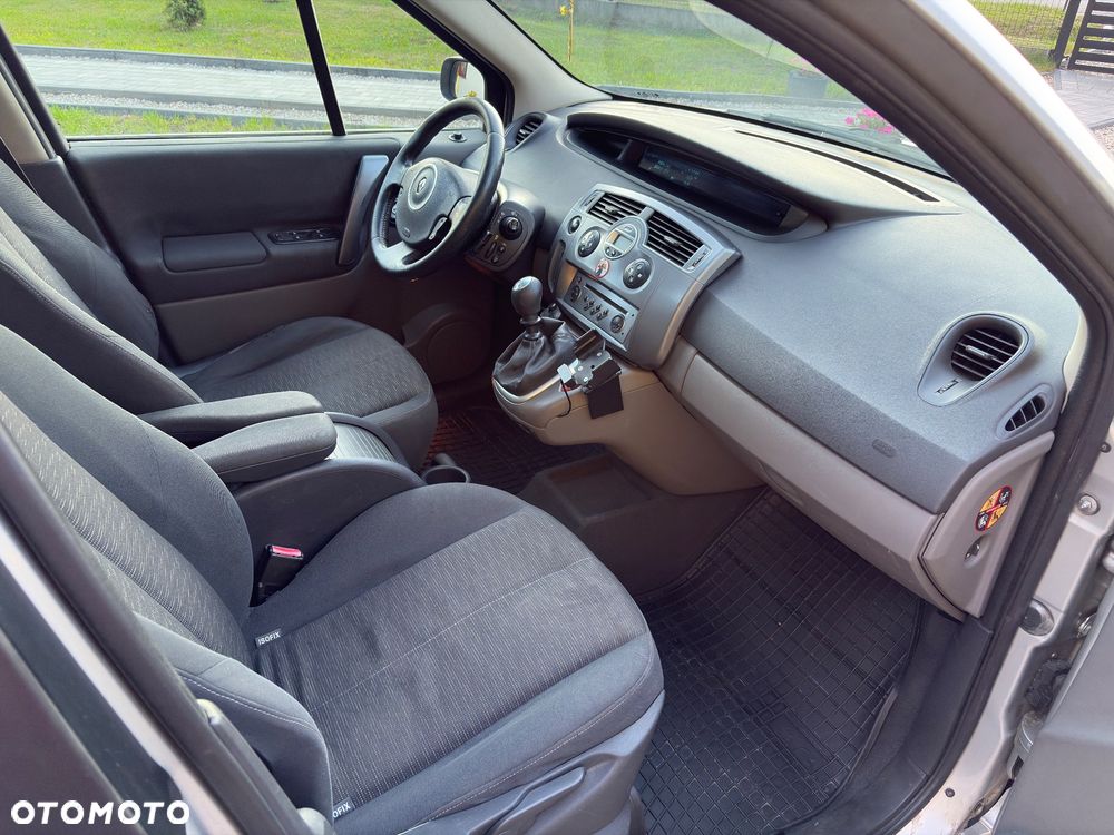 Renault Grand Scenic - 33
