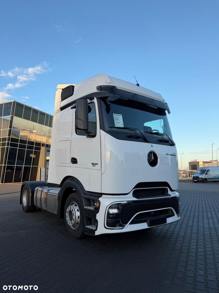 Mercedes-Benz Actros - 2
