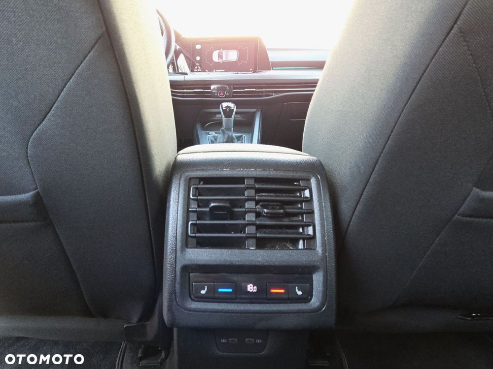 Volkswagen Golf - 28