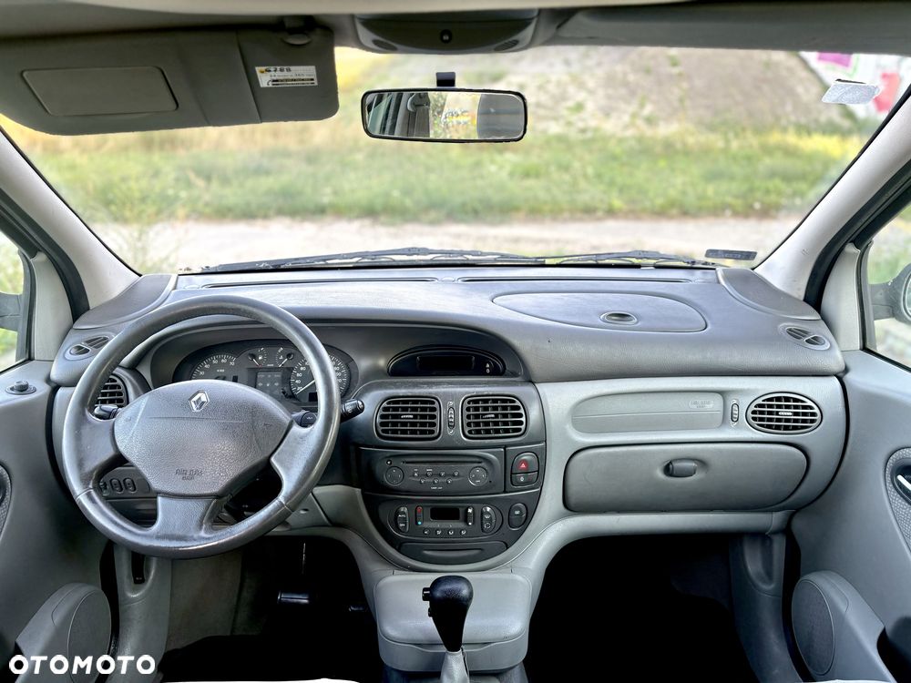 Renault Scenic - 8