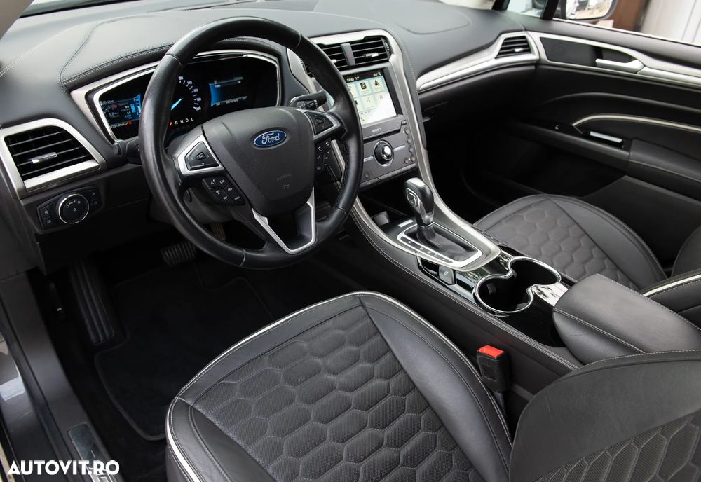 Ford Mondeo 2.0 HEV Vignale - 29