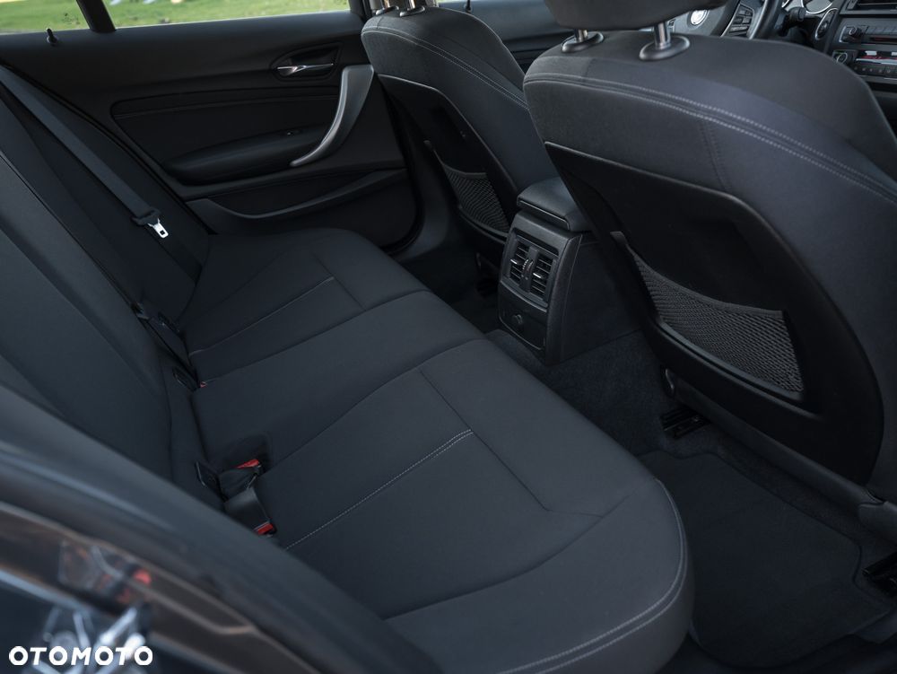 BMW Seria 1 120d Sport Line - 30