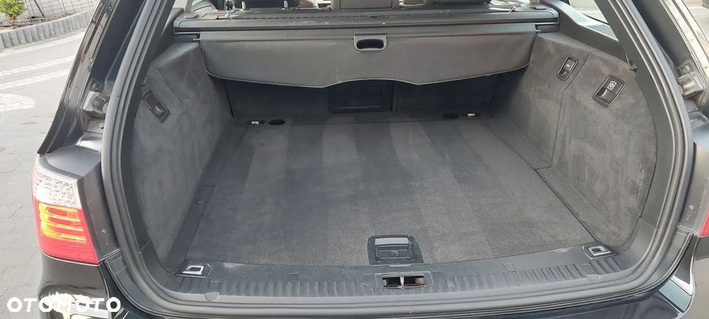 BMW Seria 5 525d - 35