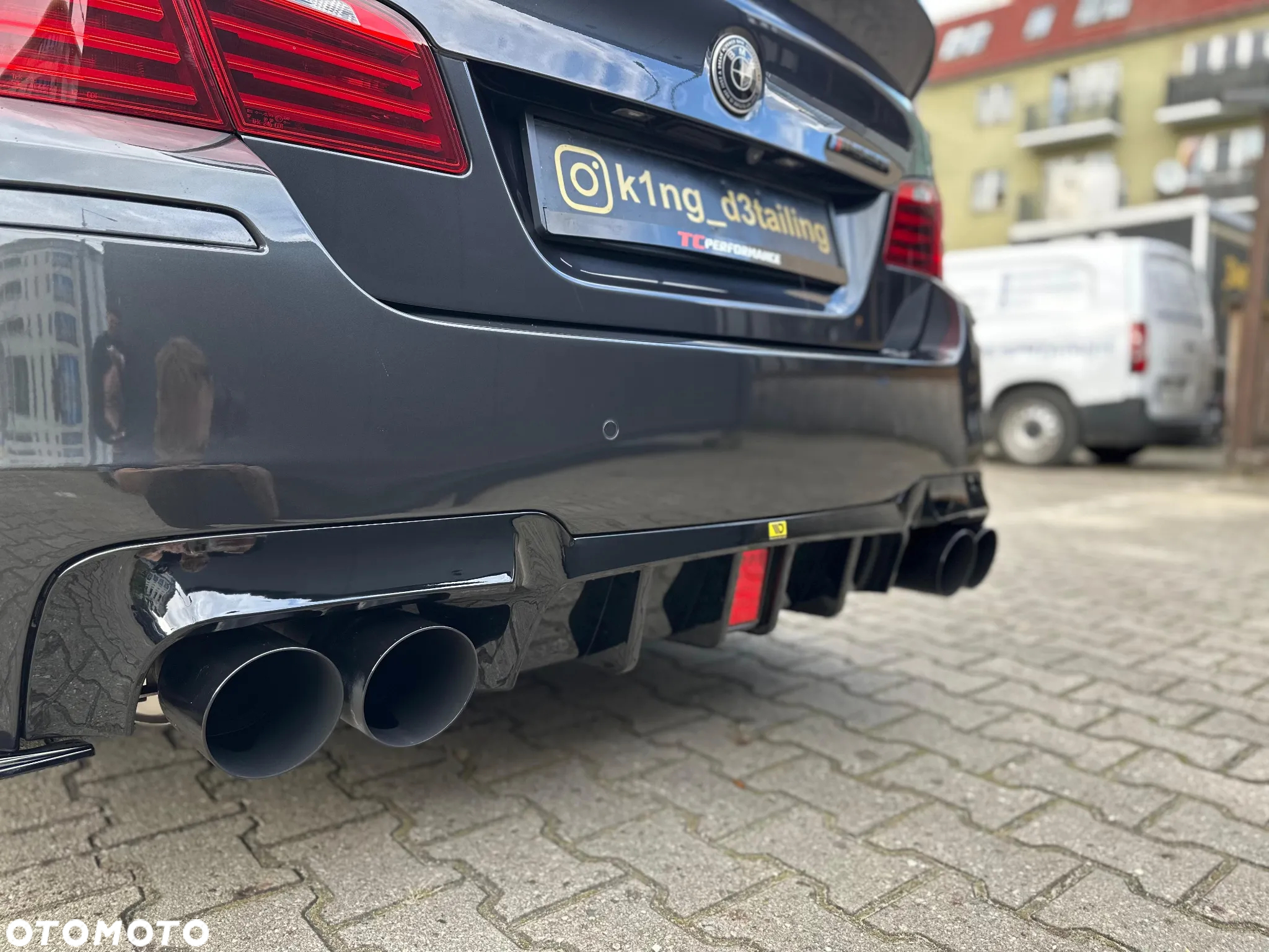 BMW Seria 5 550i - 25