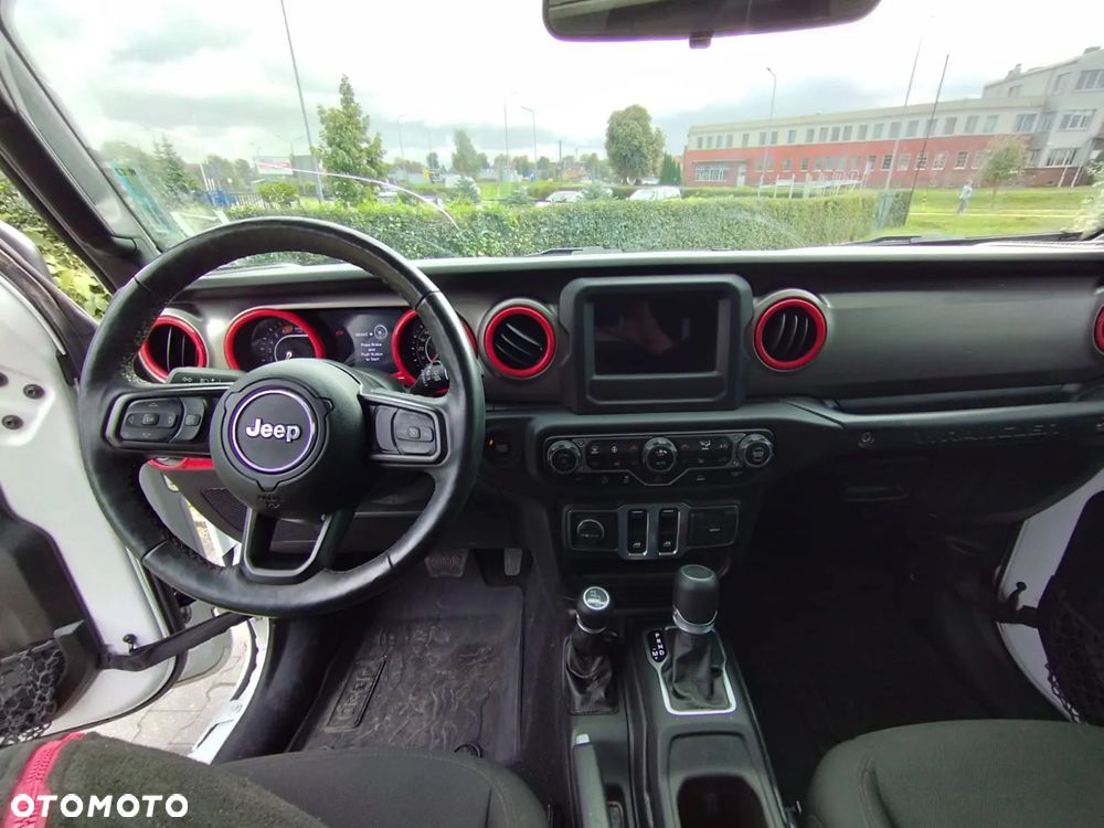 Jeep Wrangler - 9