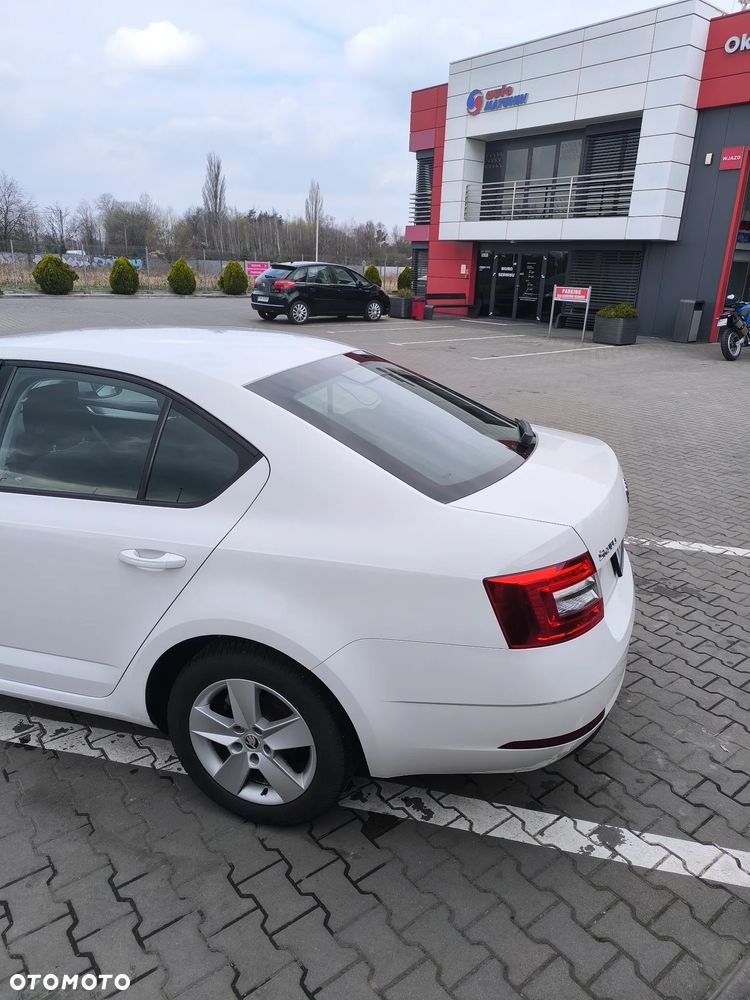 Skoda Octavia 1.6 TDI SCR Ambition - 4
