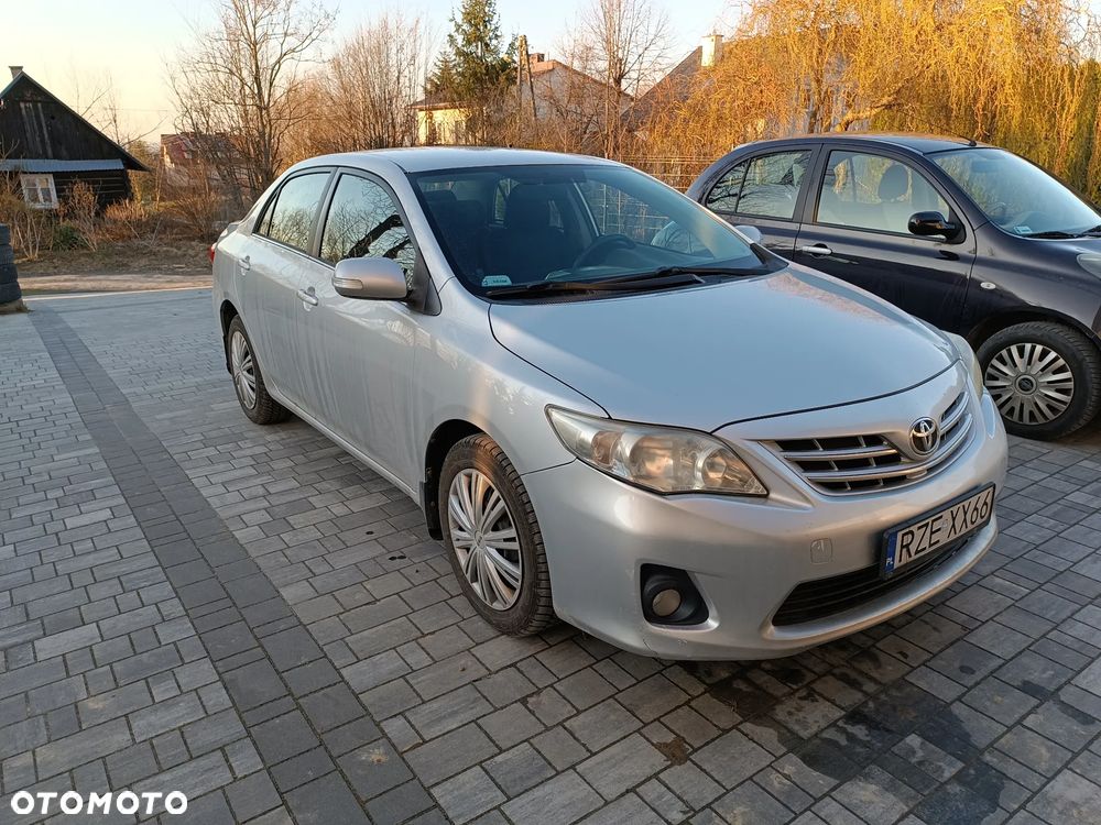 Toyota Corolla - 2