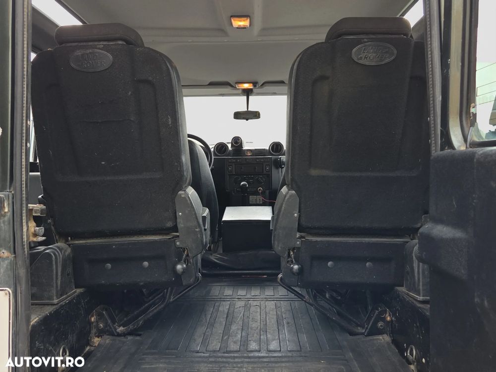 Land Rover Defender - 17