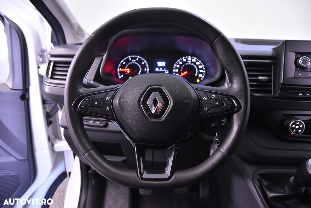 Renault Trafic - 16