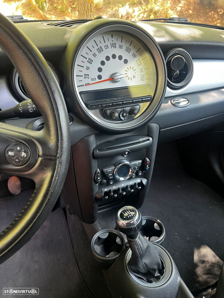 MINI 3 Portas Cooper D - 12