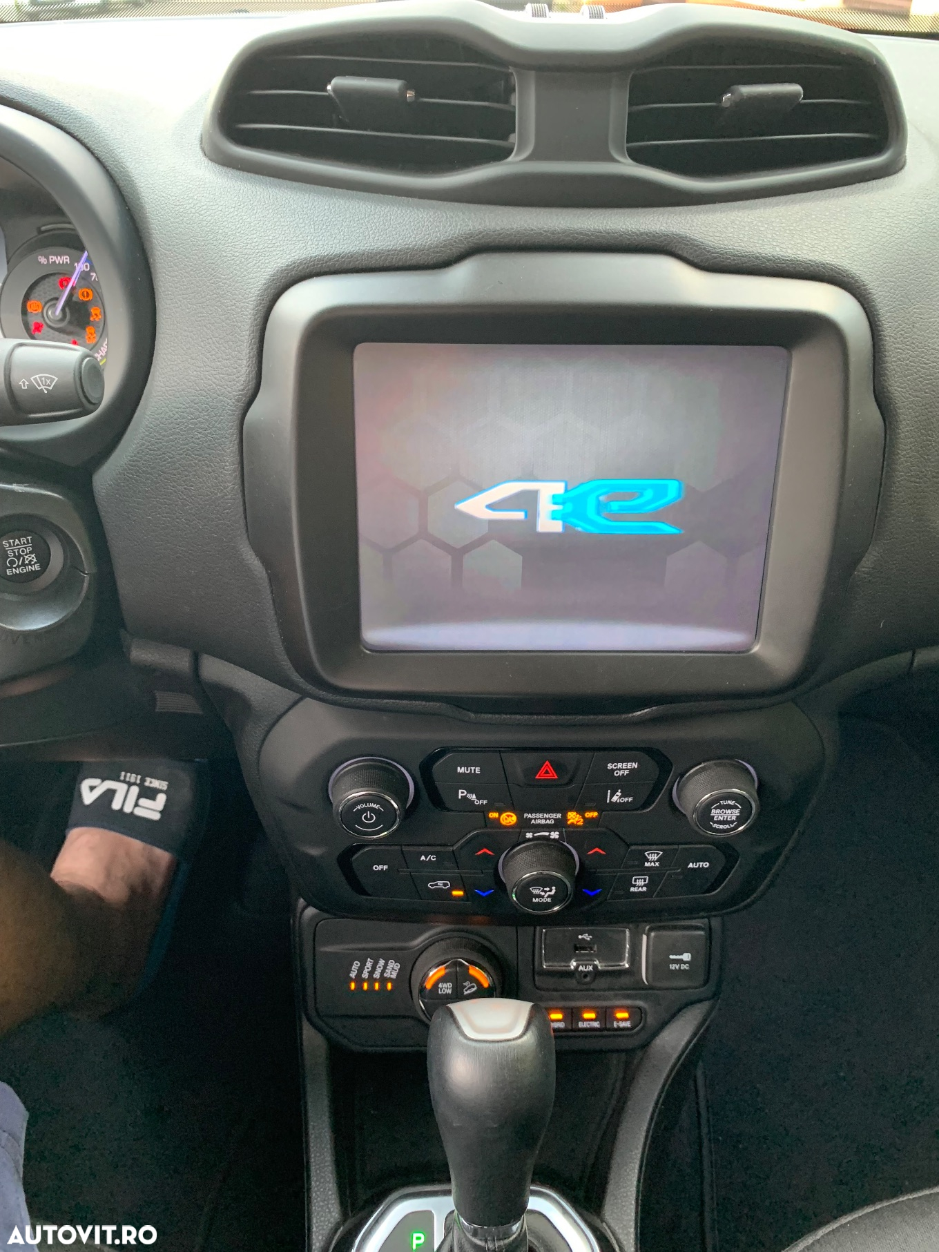 Jeep Renegade 1.3 T-GDI 4xe PLUG-IN Hybrid Automatik Summit - 22