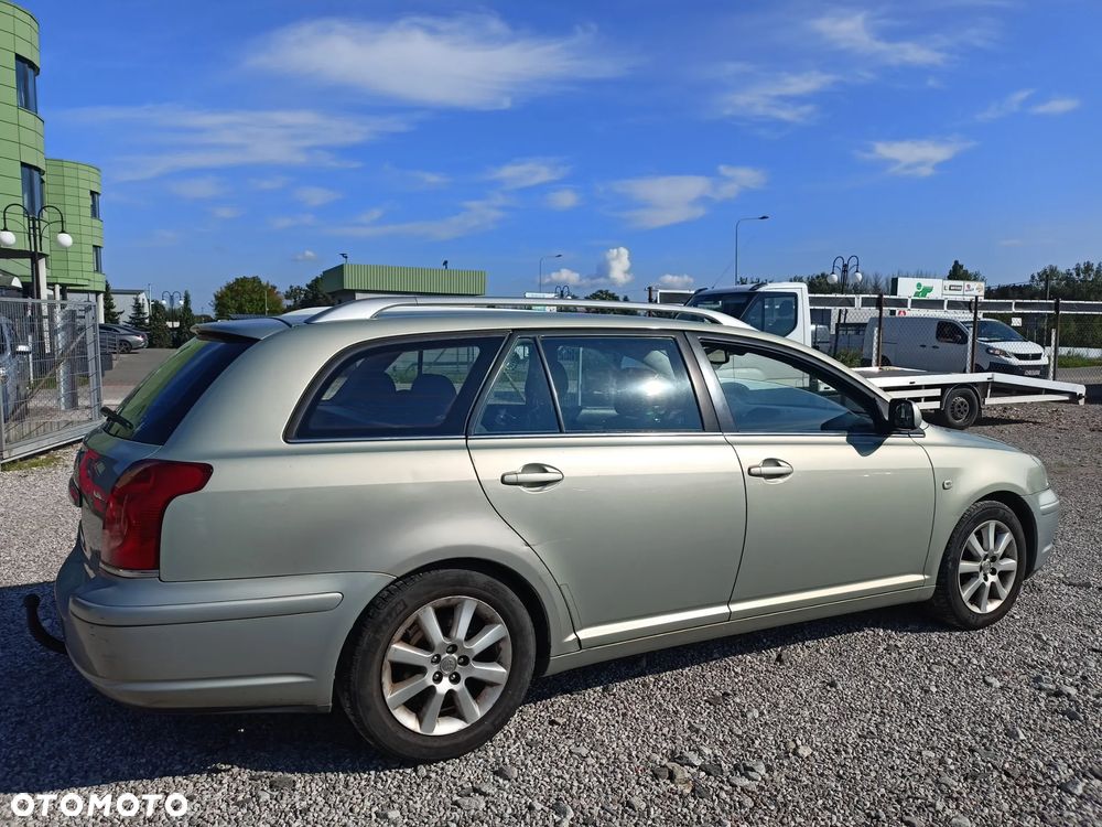 Toyota Avensis - 4