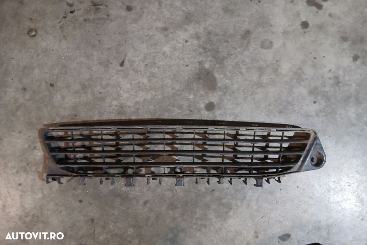 Grila bara fata centru 13100588 13100588 Opel Vectra C [2002 - 2005] - 1