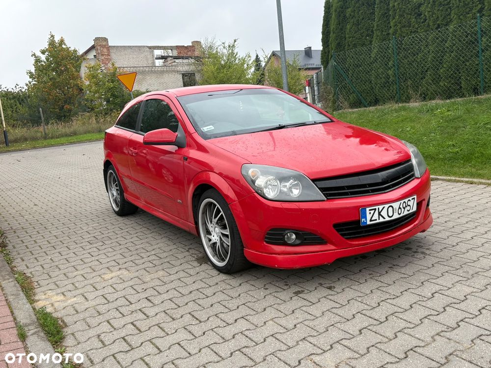 Vauxhall Astra 2005 photo 4